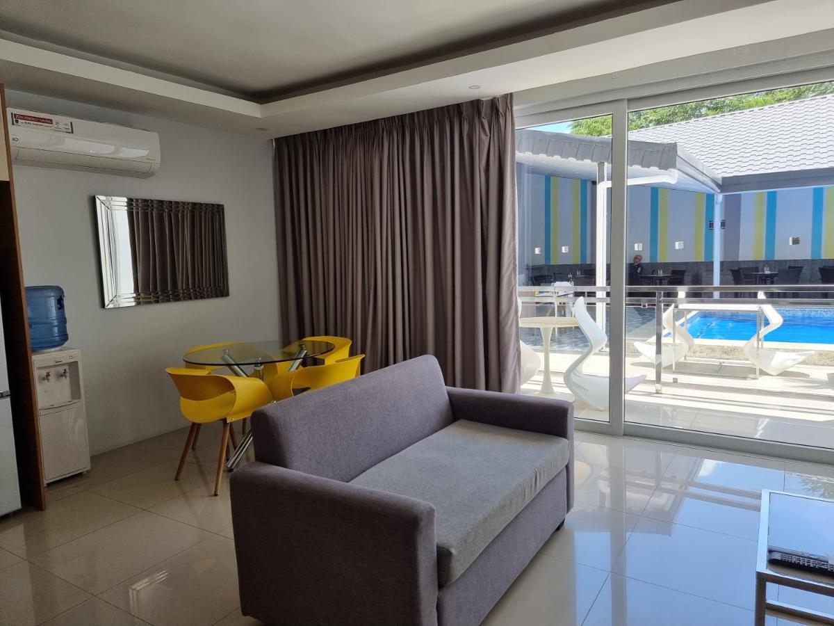 Chequers Suites Subic Bay Olongapo Εξωτερικό φωτογραφία