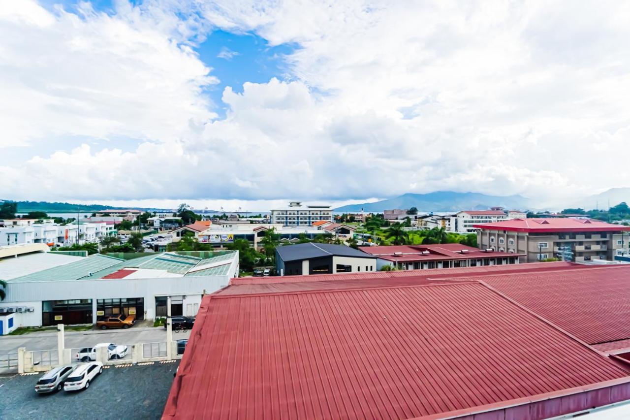 Chequers Suites Subic Bay Olongapo Εξωτερικό φωτογραφία