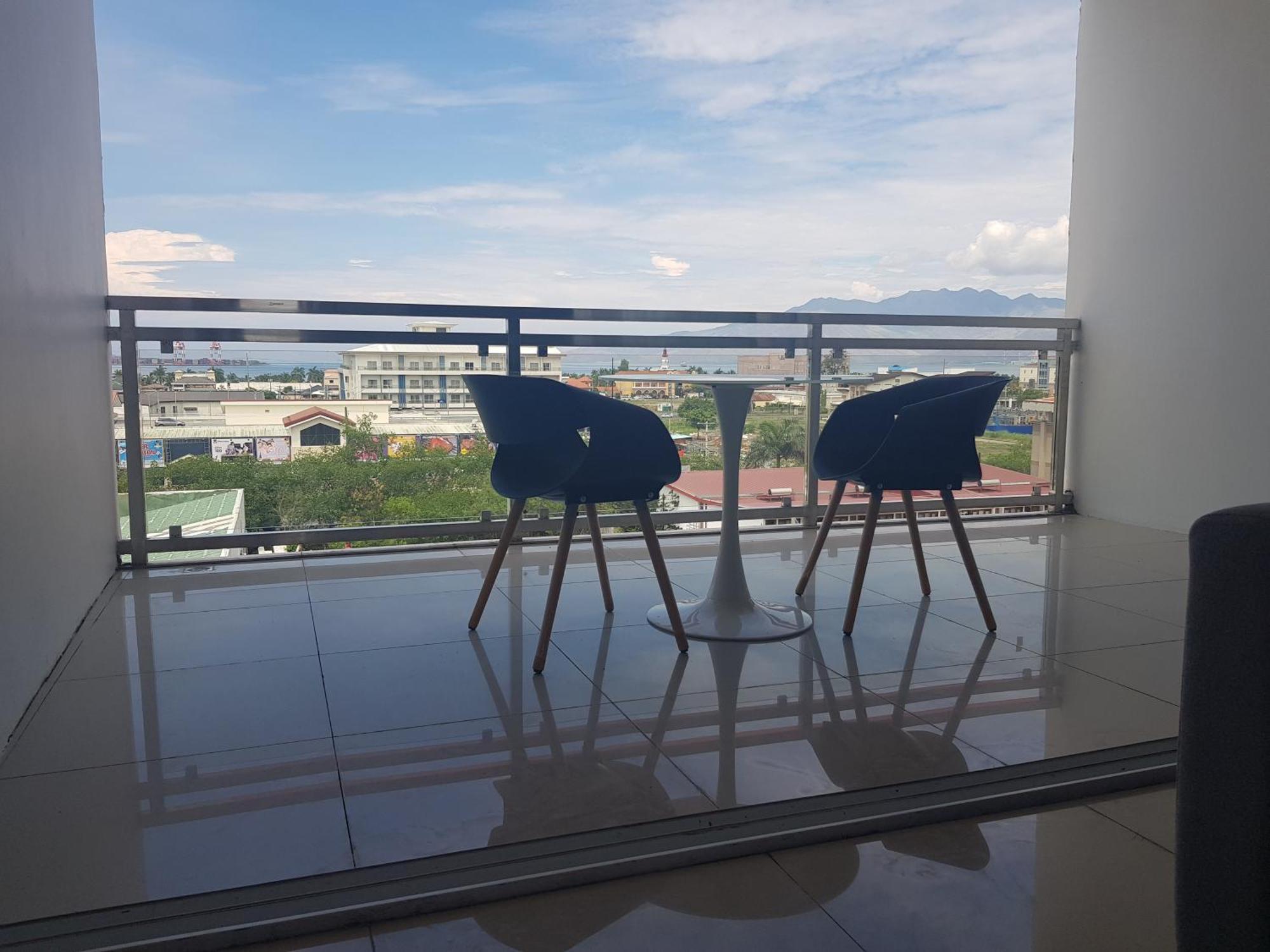 Chequers Suites Subic Bay Olongapo Εξωτερικό φωτογραφία