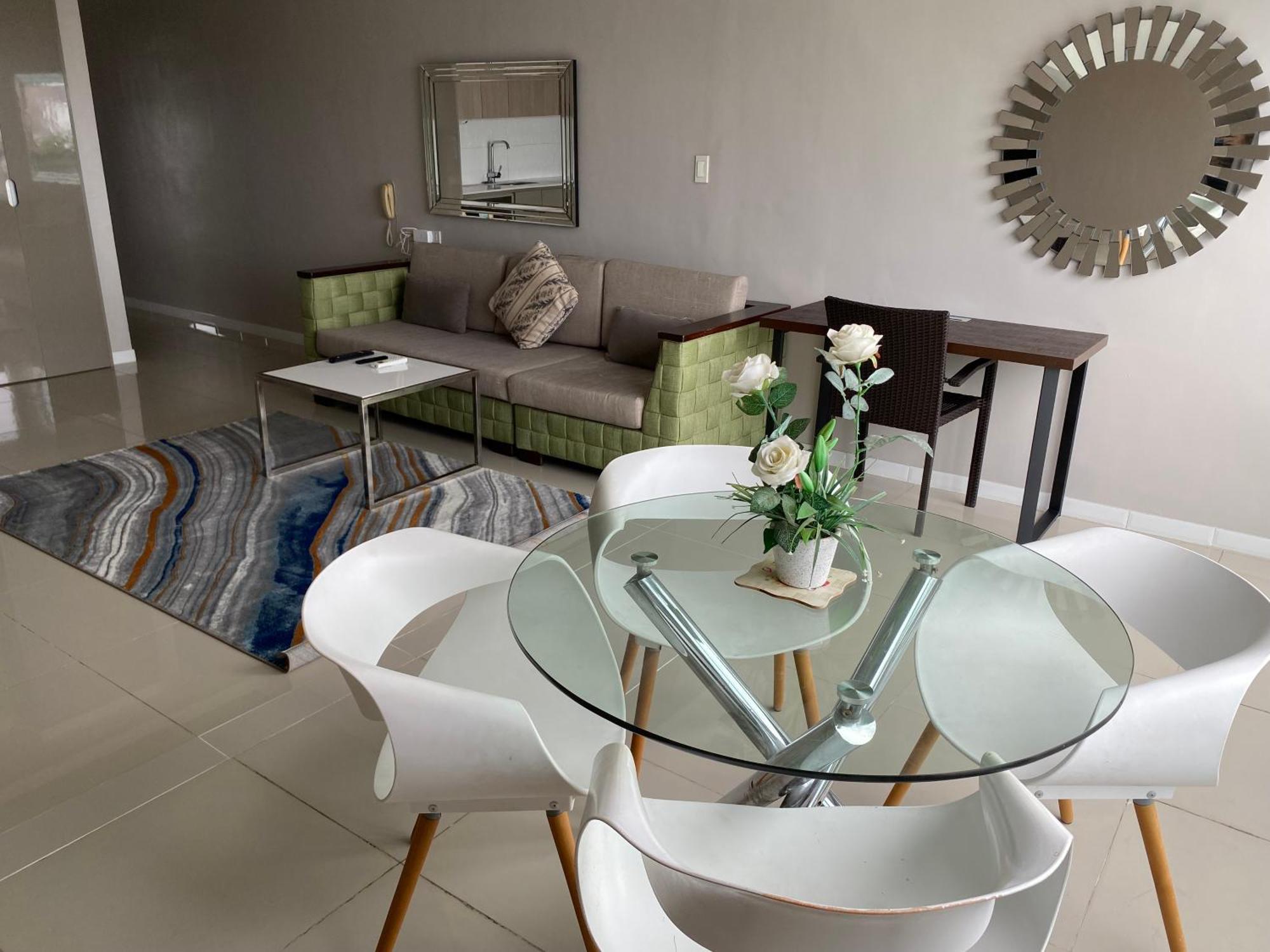 Chequers Suites Subic Bay Olongapo Εξωτερικό φωτογραφία